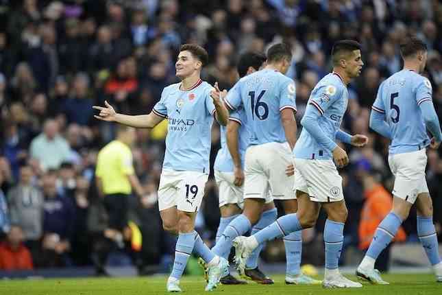 Julian Alvarez melakukan selebrasi setelah mencetak gol pertama bagi Manchester City/AP Photo