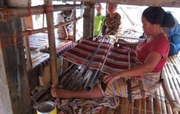 Produksi atau pembuatan kain tenun khas bugis, sumber foto:Dokpri