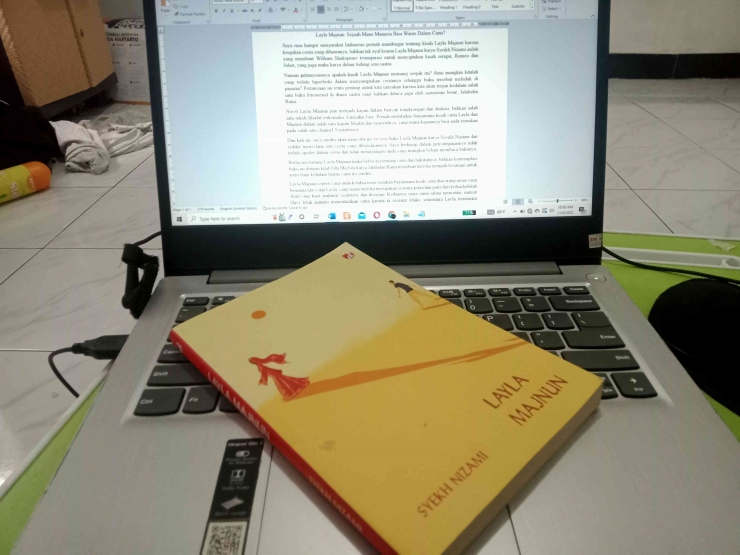 Buku Layla Majnun karya Syekh Nizami, Foto dari Penulis