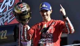 Pecco berhasil menjadi juara baru di dunia MotoGP meski finish di posisi 9, Minggu (06/11/22) | (c) Inews/(Foto: REUTERS/Pablo Morano)