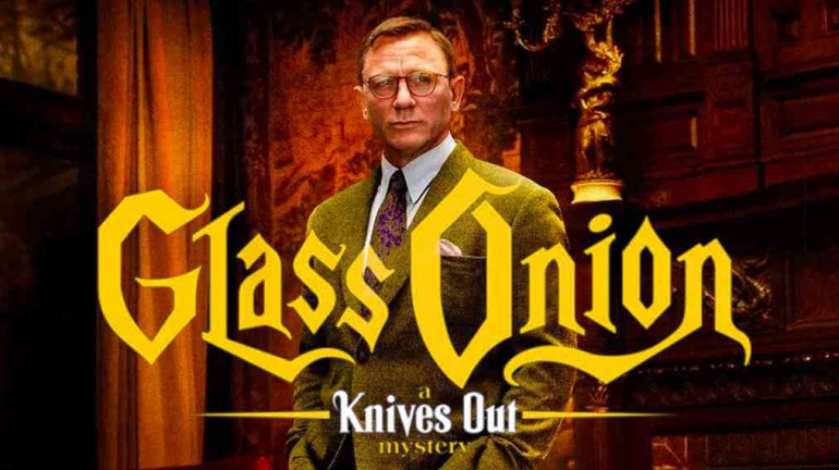 Daniel Craig Glass Onion: A Knives Out Mystery via tvinsider.com