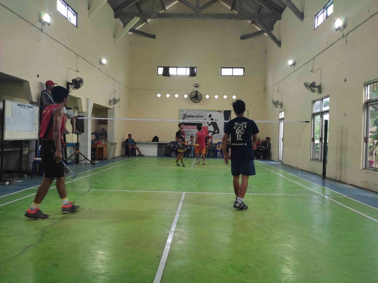 Gambar 2 Pertandingan Badminton Tournament (Dokpri)