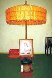 Payung Emas asli Raja Padang ada di Museum Raja Bone dan imitasi disimpan di Padang. Sumber: Anreguru'ta