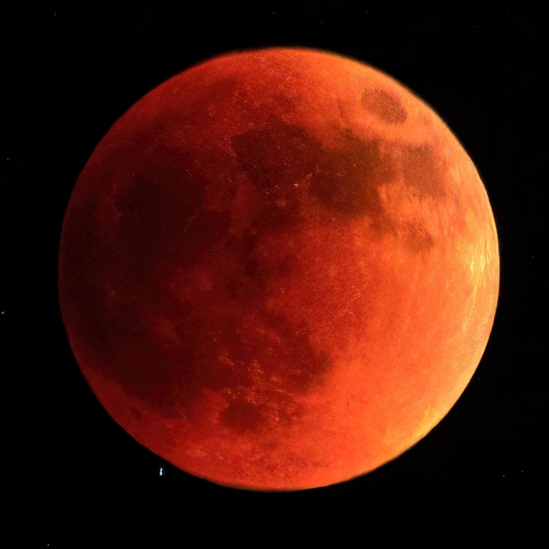 Ilustrasi gerhana Bulan total. (pexels.com/@tomfisk)