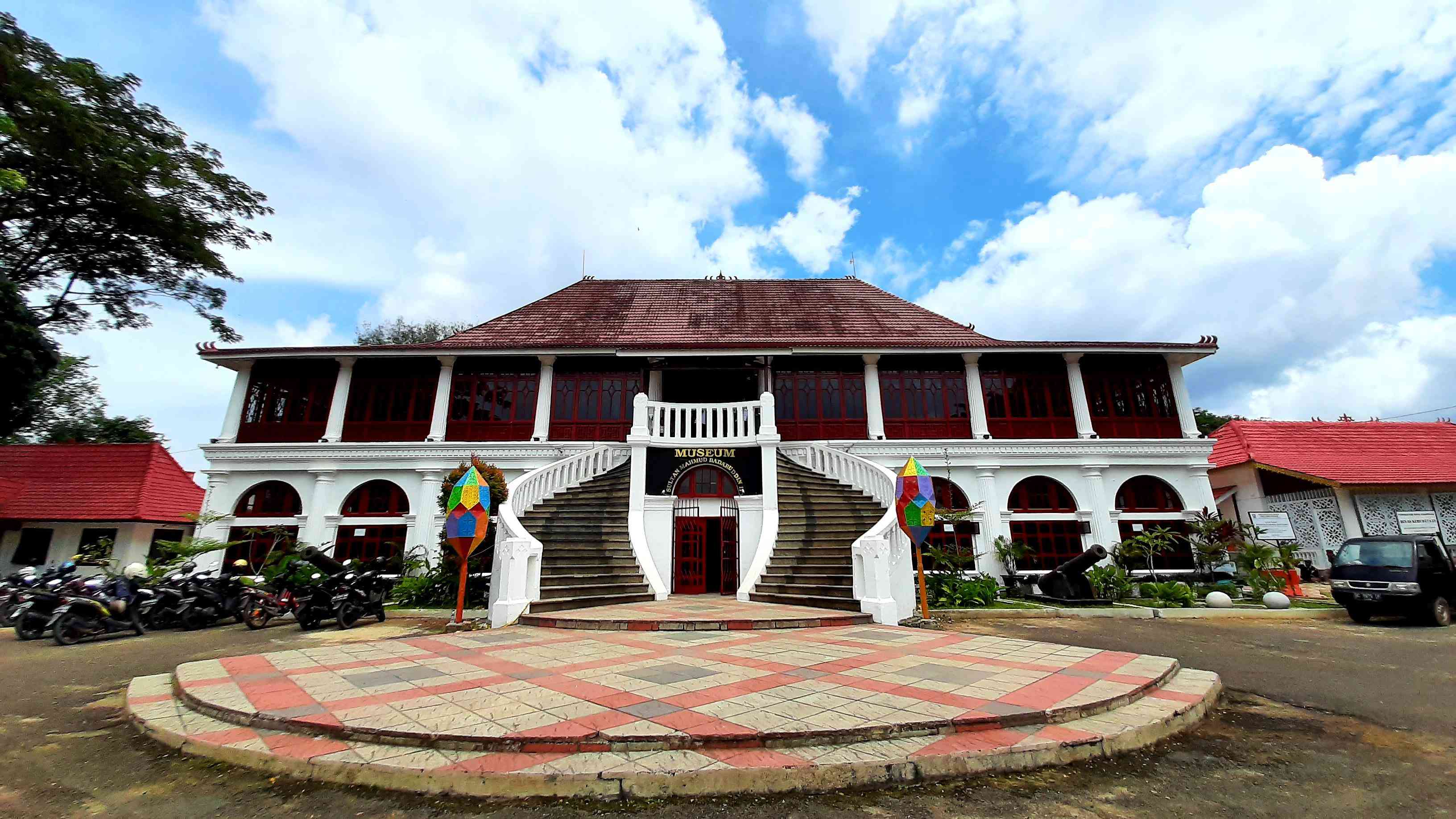 Museum Sultan Mahmud Badaruddin II, Referensi Sejarah Palembang Secara ...