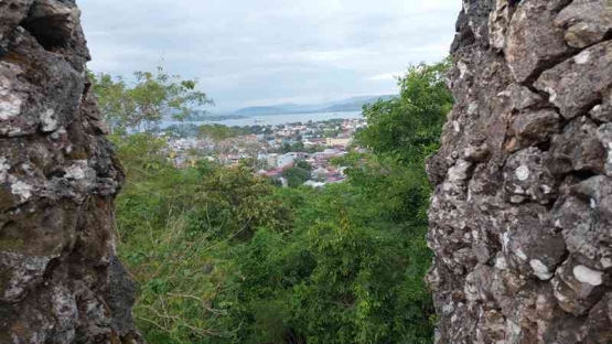 Pemandangan dari Benteng Wolio (Dokumentasi Pribadi)