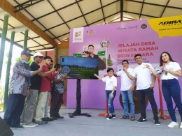 Peresmian landmark desa di Desa Sanankerto dan Festival Pasar Rakyat di Pasar Turen -- Malang (source: adira.co.id)