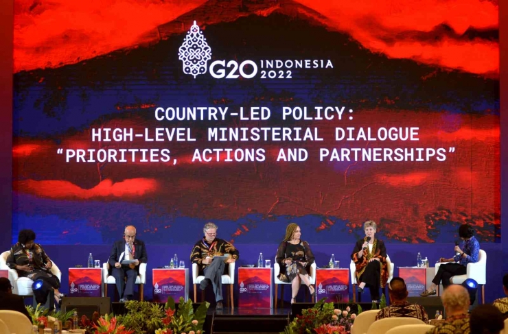G20 indonesia. Sumber Ilustrasi: bengkuluekspress.disway.id/presidensi-g20-indonesia-momentum-pulihkan-dunia-dari-krisis-global