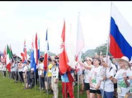 Gerak Jalan Internasional di Desa Warna Alam (Sumber: jogjaheritagewalk.com)