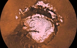 Kutub utara Mars (NASA/JPL/USGS via Space.com)