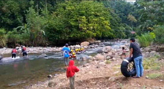 Tubing di Desa Wisata Rindu Hati (Dok. pribadi)