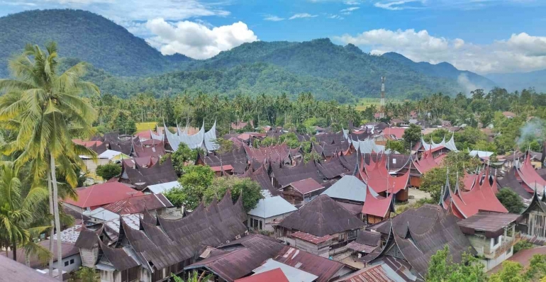 Mari terus berupaya melejitkan potensi ekonomi kreatif Kawasan Desa Wisata Saribu Rumah Gadang di Solok Selatan (foto Akbar Pitopang)