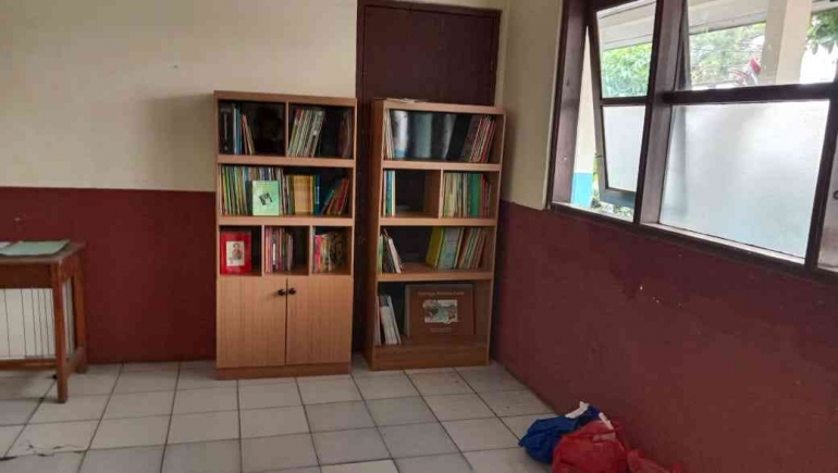 penambahan koleksi pustaka dengan sudut bacaan. Dokpri