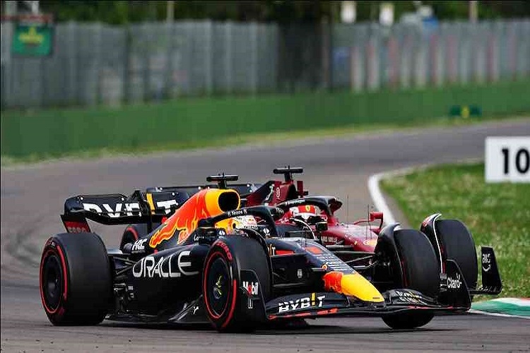 Duel Max & Leclerc di Imola GP sprint race 2022 (Getty Images via abc.net.au) 