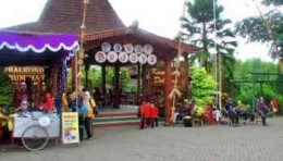 Pasar Budaya di Desa Wisata Karanganyar Jawa Tengah ini patut disebarluaskan infonya (Ilustrasi: Borobudur News)