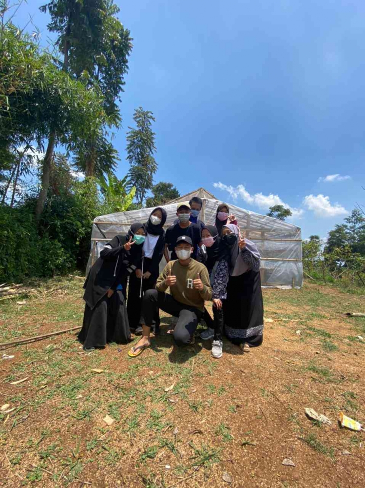 PHP2D HIMAGRIN FPTK UPI Adakan Renovasi Ulang Pada Dry House di Kampung Pasirhuni