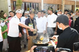 Makanan lokal yang ditawarkan saat Menteri Pariwisata RI Sandiaga Uno berkunjung. | Dokumentasi seputarkepri.co.id.