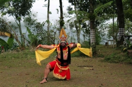 Pertunjukan Tari Klono khas Tari Topeng Malangan di Guungsari Sunset (GSS) | lagilibur.com