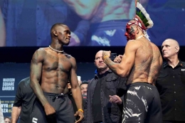 Gambar 1. Israel Adesanya (kiri) dan Alex Pereira (kanan) berjumpa kembali untuk ketiga kalinya di ajang MMA UFC (Sumber: UFC)