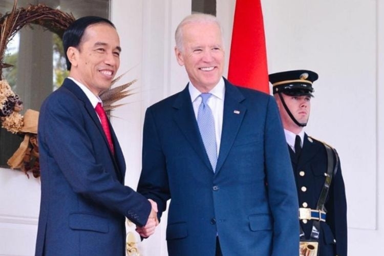 Presiden Jokowi bersama Joe Biden. Sumber: Kompas.com