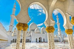 Sheikh Zayed Mosque di Abu Dhabi (Shutterstock/Luciano Mortula-LGM)