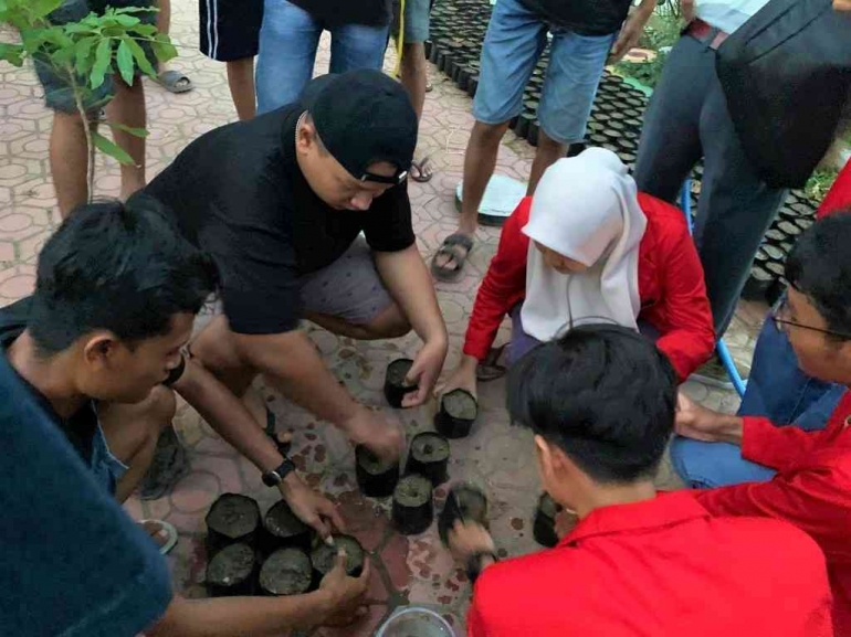 Proses Pembibitan Bibit Kelengkeng di Desa Simoketawang/dokpri