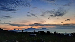 Keindahan panorama alam di pagi hari (foto: dokumentasi pribadi)