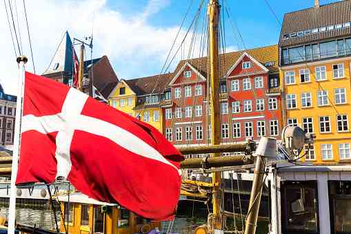 Bendera Negara Denmark (Sumber: https://pixabay.com/id/)