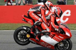 Salah satu program penggalangan dana amal Randy, Ducati Experience. Sumber: Motogp.com