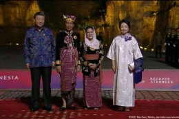 Presiden China mengenakan batik di KTT G20 Bali. Sumber: Tangkapan layar YouTube Setpres RI / www.kompas.com