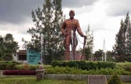 Patung Hamid Rusdi, Sumber gambar: Malang Times
