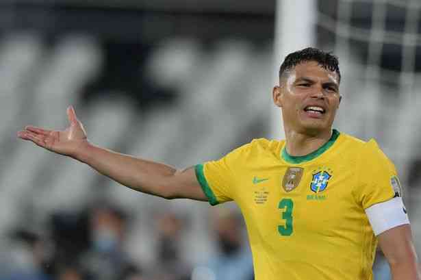 Kapten Timnas Brasil, Thiago Silva. (sumber: football.london)