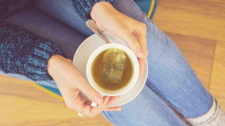 Source gambar: https://www.healthline.com/nutrition/caffeine-in-green-tea#TOC_TITLE_HDR_2
