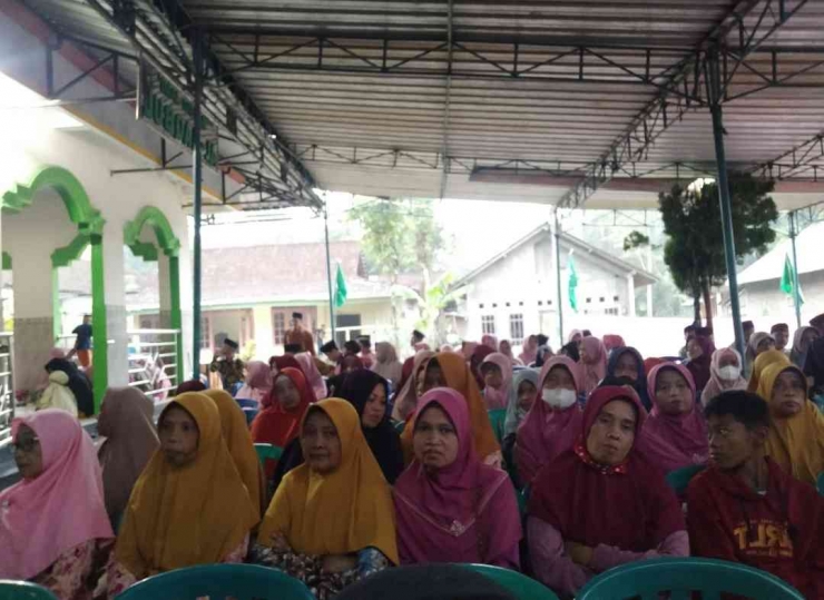 Memperingati Maulid Nabi yang di adakan di Dusun Tluko, Desa Butuh, Kecamatan Tengaran. Dokpri