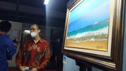 Staf ahli dan lukisan karya Pak SBY. Foto dokpri