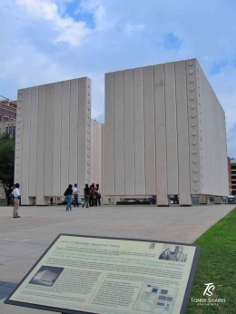 JFK Memorial Plaza- Dallas. Sumber: dokumentasi pribadi