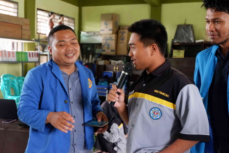 Gambar 19. Antusias siswa dalam sesi Tanya Jawab. (Sumber: Dokumen Pribadi)