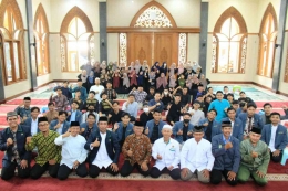 Peserta mengikuti pengajian Sahih Muslim di Ponpes Mulyo Abadi. Dokpri.