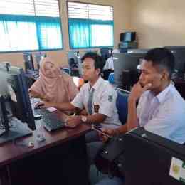 Kelas menulis-dokumentasi pribadi rini wulandari SMAN 5 Banda Aceh
