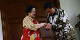 Megawati Soekarnoputri dan Prabowo Subianto. Foto : detik.com
