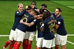 Para pemain Perancis merayakan gol Olivier Giroud ke gawang Australia (Sumber: kompas.com)