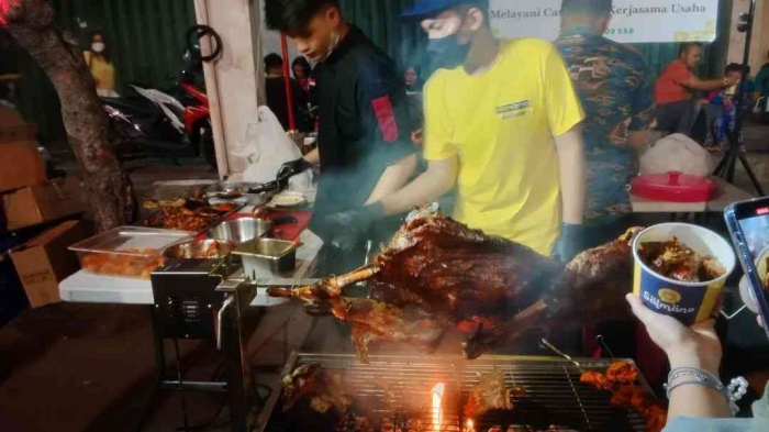 Ayam panggang yang menggoda. Wisata kuliner memang jadi andalan di Kya-Kya - Dokumentasi pribadi