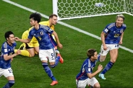 Selebrasi Pemain Jepang setelah Berhasil Mencetak Gol ke Gawang Jerman - Sumber : kompas.com