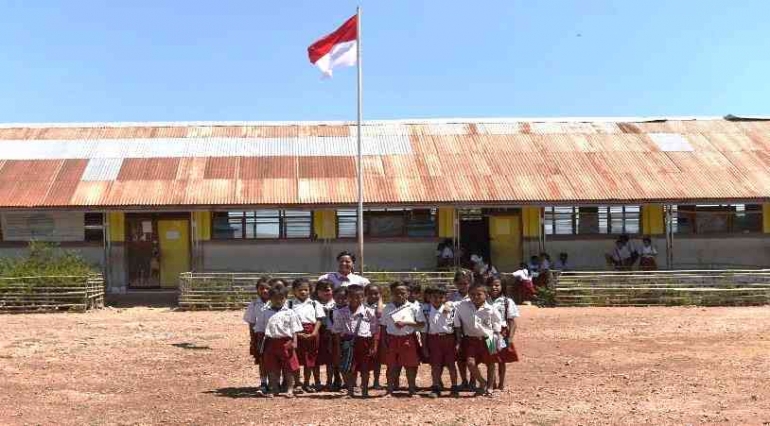 Guru menjadi motivator dan pendamping siswa untuk belajar, kreatif dan inovatif (dok foto: inovasi.or.id)