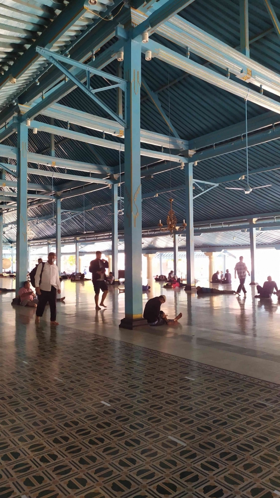 Bagian dalam Masjid Agung Surakarta (Dokumentasi pribadi)