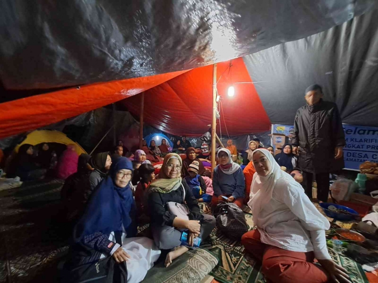 Tenda pengungsian di Kampung Baros (dokumen pribadi)