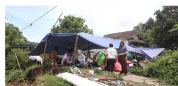 Tenda darurat tempat berlindung masyarakat yang ditimpa musibah gempa Cianjur. Sumber foto : CNBC Indonesia