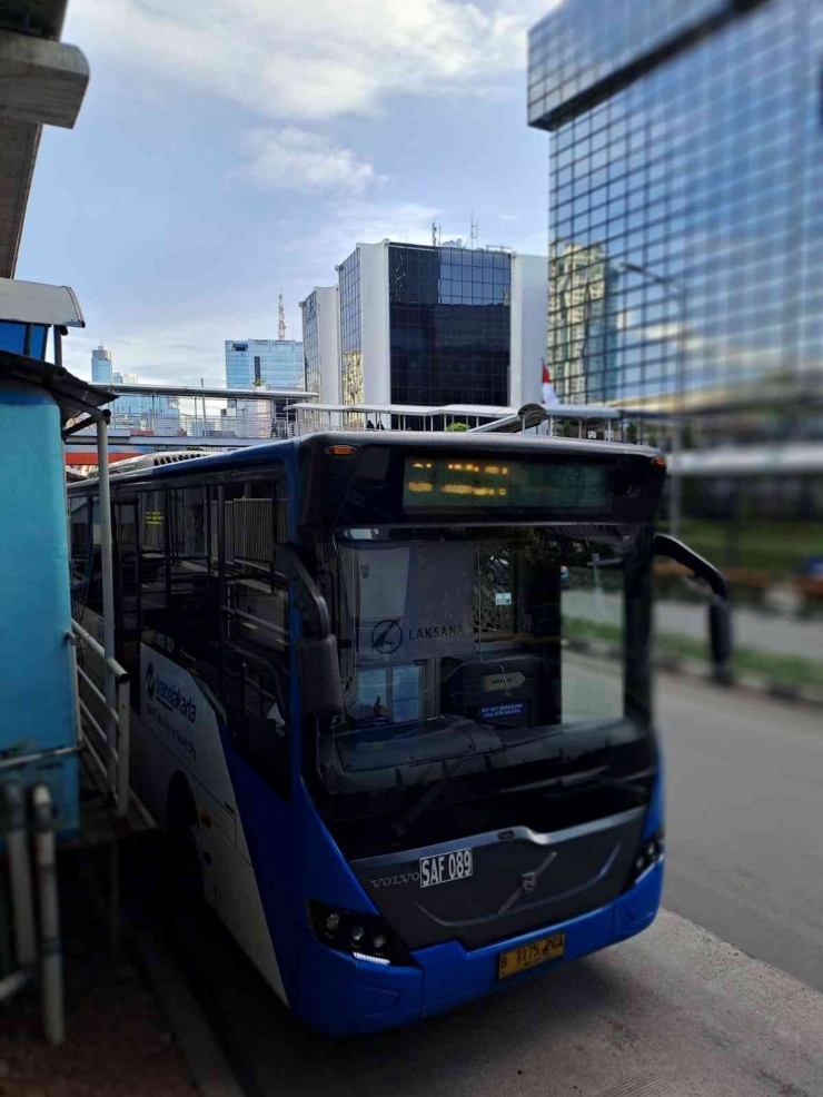 Bus Transjakarta dari Halte Setiabudi Utara Aini (Dokumen pribadi)