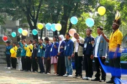Bersatunya mahasiswa dari berbagai kampus dalam organisasi (sumber: idntimes.com)