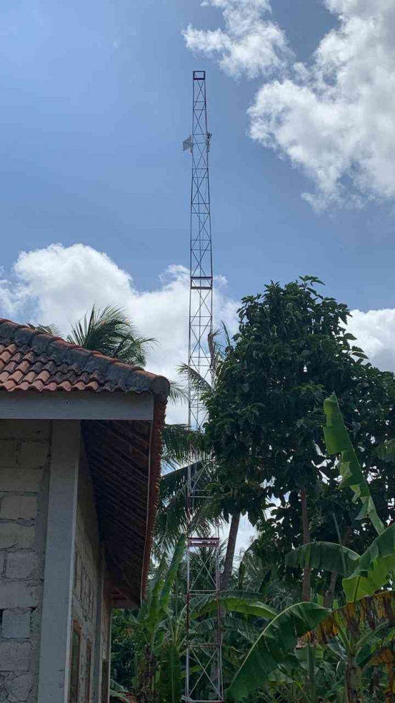Gambar 4. Tower TIK dengan Topangan Wifi dan Pemancarnya Dalam Mendistribusikan Sinyal Wifi Gratis. Dokpri